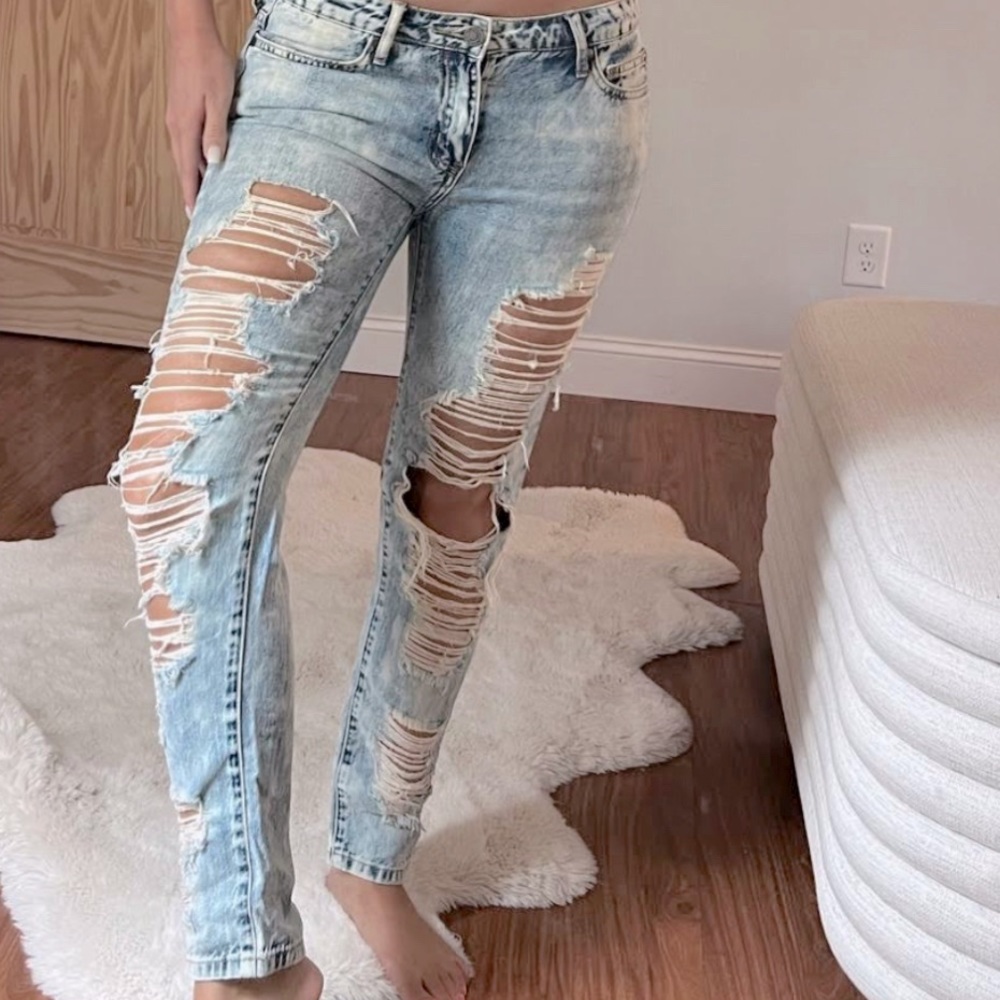 ❄️ 5/$8 Pistola Distressed Jeans